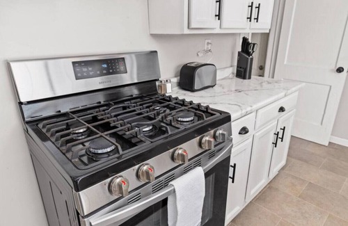 Peoria House | GLEN LIVING - a family 3 BD in Central Peoria