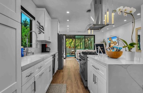 Beachwood Canyon House | Glen Oak Bungalow