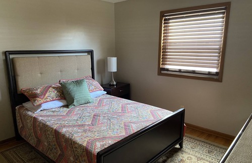 Springfield House | GLENCO PLACE - Easy access to I-44 and Hwy 65. SENIOR FRIENDLY!