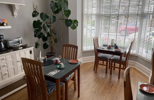 Keswick House | Glendale Guest House