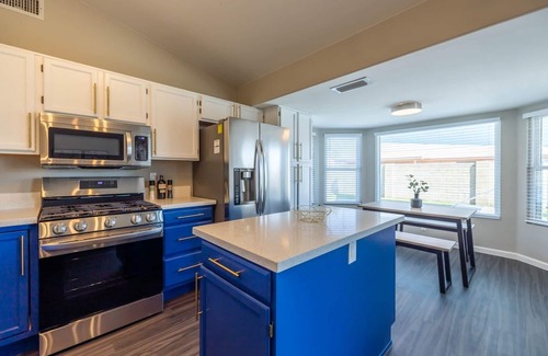 La Buena Vida Condo | Glendale Keim 4 Bedroom Home by RedAwning