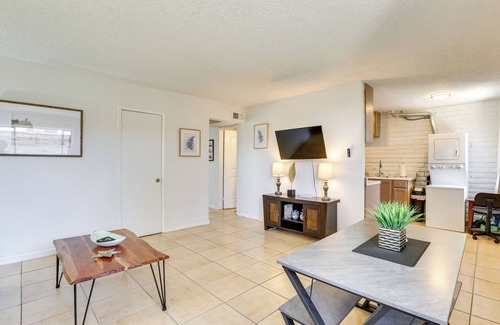 Glendale Condo | Glendale Unit w/Private Yard Near Sports Venues!