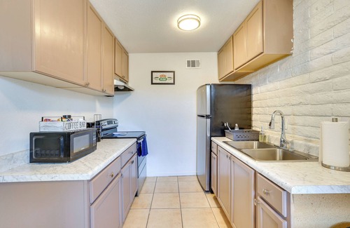 Glendale Condo | Glendale Unit w/Private Yard Near Sports Venues!