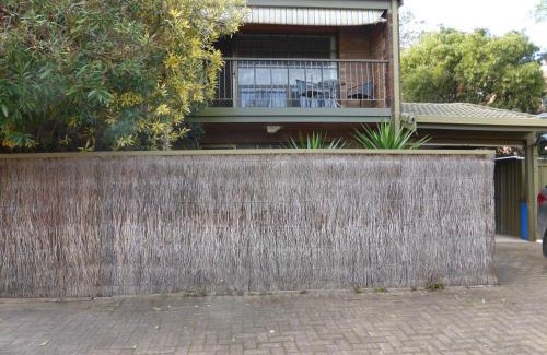 Glenelg North House | Glenelg North " Home Away From Home"