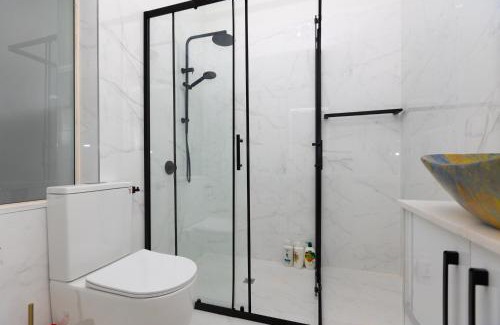 Glenelg North House | Glenelg North Modern Studio, QBed,Wifi, Pet