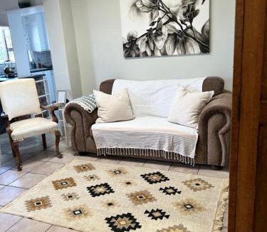 Port Elizabeth House | Glenelg Road Guesthouse
