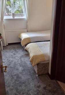 Balloch Bed & Breakfast | Glenfern Guest House and a separate Cottage with its own private hot tub