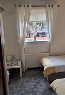 Balloch Bed & Breakfast | Glenfern Guest House and a separate Cottage with its own private hot tub