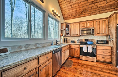 Glenville Cabin | ‘Glenville Serenity Lodge' w/Lake Views!
