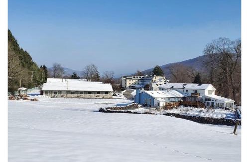 Delaware Water Gap Hotel | Glenwood Inn - Stroudsburg