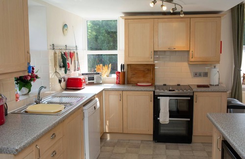 Rhydlewis Cottage | Glenydd, Aberporth - Four Bedroom Cottage, Sleeps 7