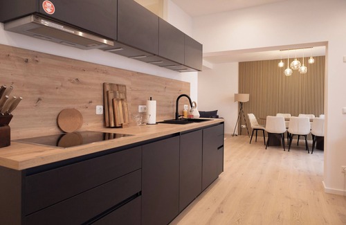 Neuschwabing Apartment | ღLiboria | Elegance at Josephsplatz