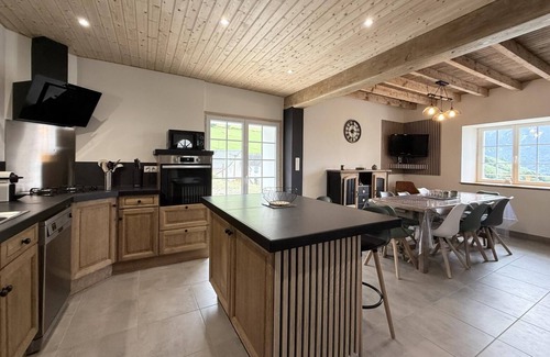 Lourdios-Ichere House | GLIGET - LOURDIOS ICHERE