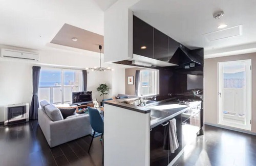 Otaru Apartment | Glitter
