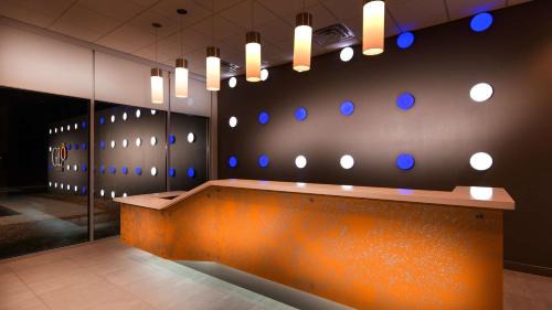 Nashville Hotel | GLo Best Western Nashville Airport