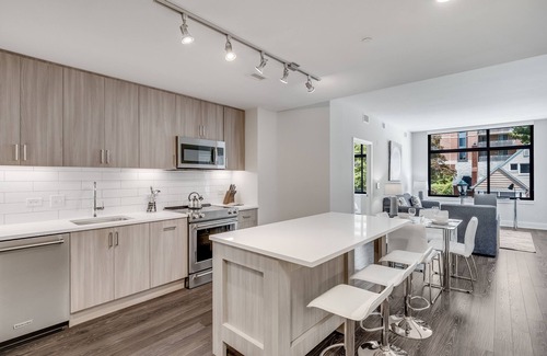 Bethesda Apartment | Global Luxury Suites at Bethesda Metro