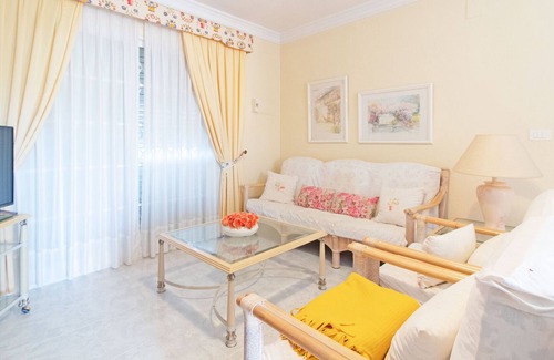 Playa de Almarda House | Global Properties: Cozy townhouse on Corinto beach
