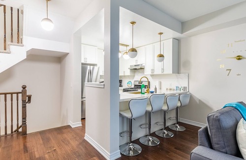 Stoney Creek House | GLOBALSTAY . 3BR 2.5BA Townhome 1 min to the Beach. BBQ.Parking