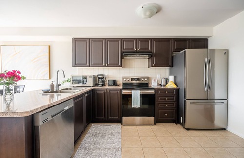 Thorold Apartment | GLOBALSTAY. New 3BR 2.5BA Townhouse, 19km to Niagara Jorney
