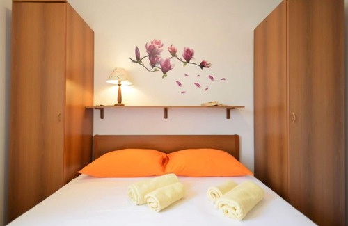 Peruski House | Gloria (RCA220) by Interhome