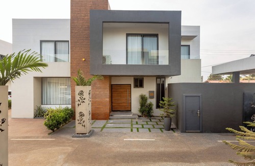 Santeo Villa | Gloria's Court-BlueWaters