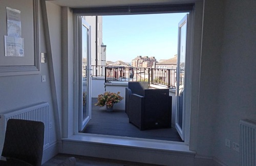 Bognor Regis Apartment | Glorious Duplex Holiday Apartment By The Sea
