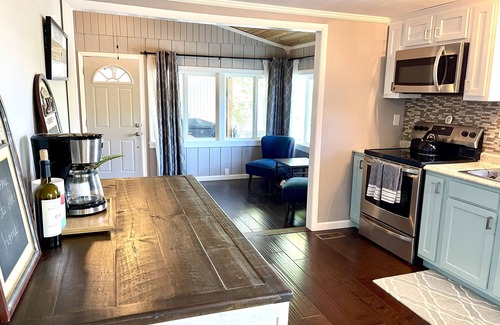 Rocky Mount House | Glory Days Retreat - MM5 Gravois Mills