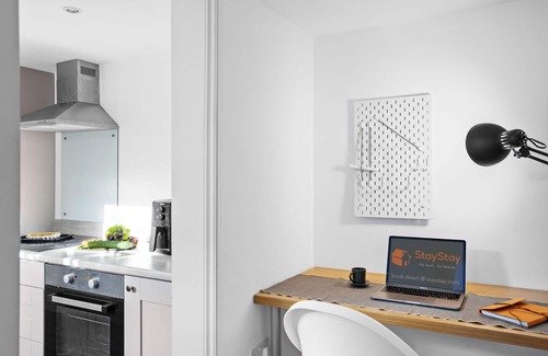Barnstaple Apartment | Gloster Town House Gorgeous Family Home Barnstaple