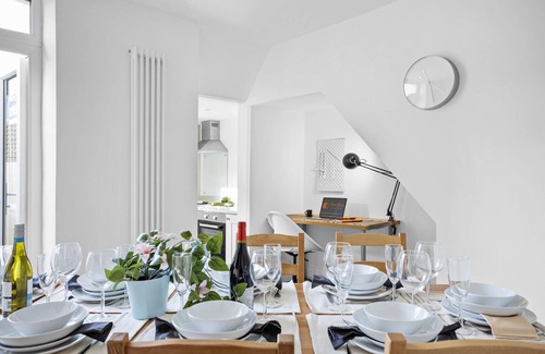 Barnstaple Apartment | Gloster Town House Gorgeous Family Home Barnstaple