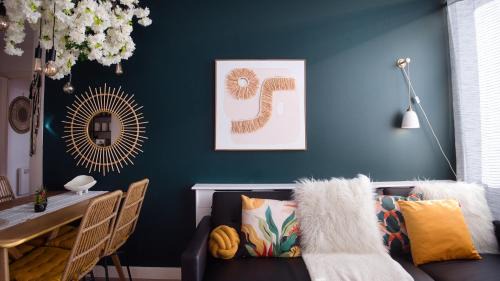 Barnwood Apartment | Gloucester getaway with gaming room, desk & parking
