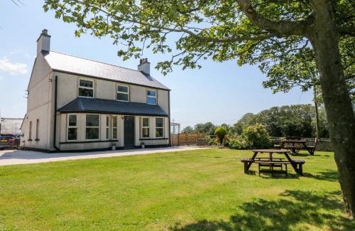 Rhosgoch House | Glyn Ewryd