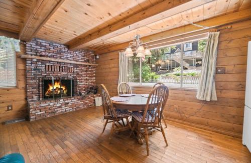 Upper Moonridge Ski Chalet | Gnome Chalet - Charming Big Bear country home! Amazing craftsmanship and with a Fenced Yard!