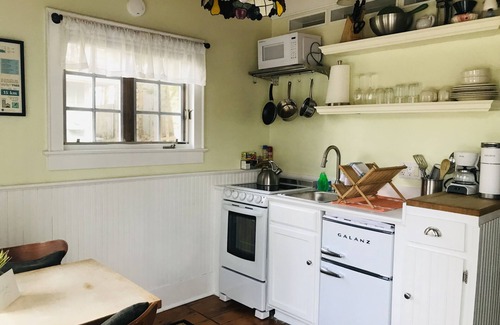 Lake Placid Cottage | ★ GO-Cottage ★ Charming Dual Cottage Retreat ★ 3BD ★ Wifi ★ Yard ★ Walk to townn
