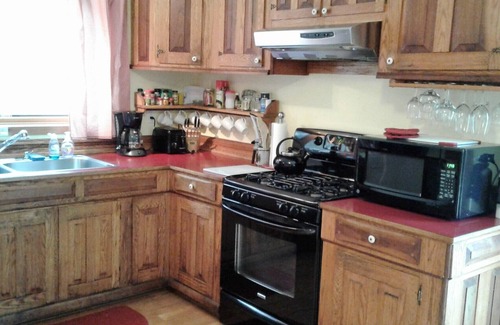 Waitsfield House | Go for Thanksgiving in Vermont, in our fully equipped kitchen