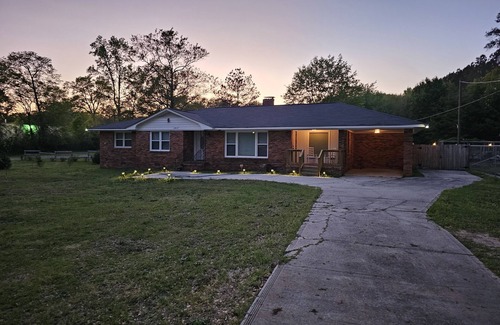 Pendleton King House | Goat House Close to Downtown Augusta