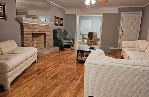 Pendleton King House | Goat House Close to Downtown Augusta