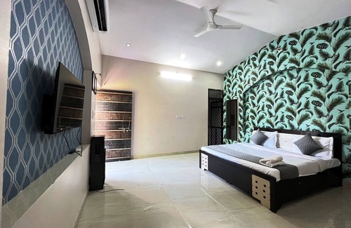 Bedla Hotel | GoBravo 2BR Lux Villa wt Pvt Pool Udapur