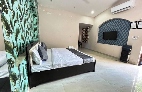 Bedla Hotel | GoBravo 2BR Lux Villa wt Pvt Pool Udapur