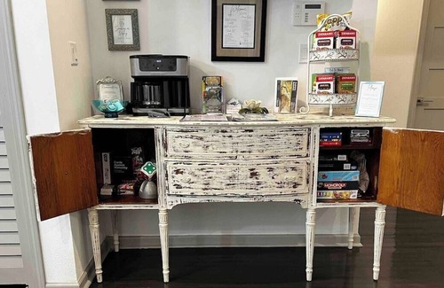 Chalmette House | God's Water Lou LLC · Quiet New Orleans Escape - Magnolia Bungalow