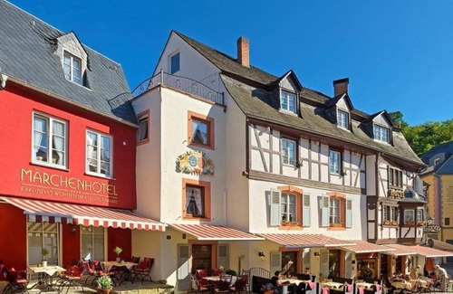 Bernkastel House | Goddess of Happiness Exclusive Room - Fairytale Hotel