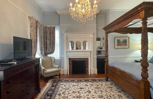 Historic Downtown Savannah House | Godley Manor
