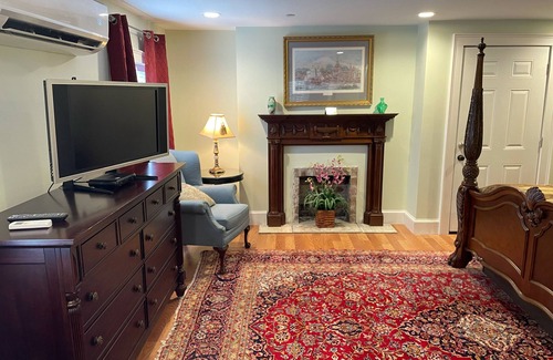 Historic Downtown Savannah House | Godley Manor