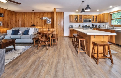 Minocqua Cabin | God’s Country Minocqua, Wi. - “Up North” @ Back Bay Cabins on Lake Shishebogama