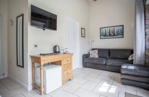 St Ishmaels Apartment | Gofan - 1 Bedroom Studio - St Ishmael's