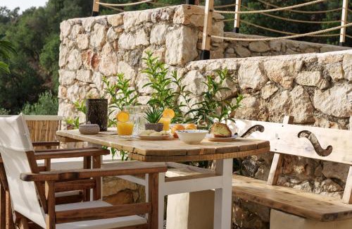 Monopari Other | Gogna luxury domes