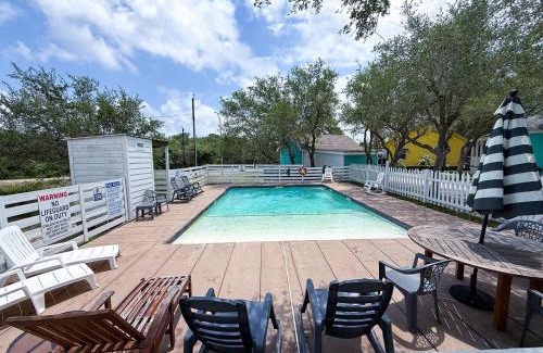 Rockport House | Going Coconuts By The Pool