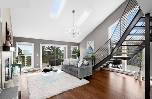 Skyway House | Gold Camp Mountain Getaway