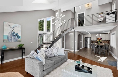 Skyway House | Gold Camp Mountain Getaway