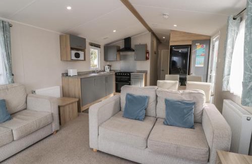Talybont House | Gold Caravan 203