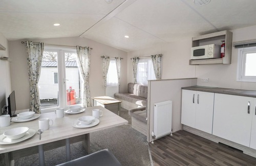 Talybont Cottage | GOLD CARAVAN (316), family friendly, with a garden in Dyffryn Ardudwy